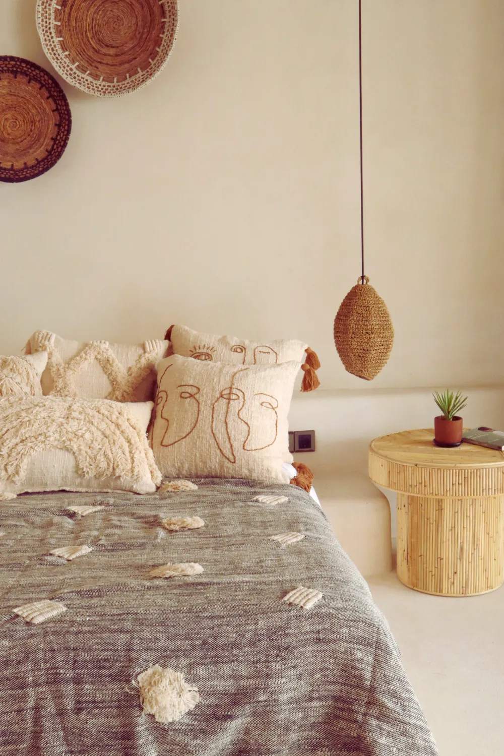 Allison Hand-loomed Organic Cotton Throw Pillow Cover in Cream
