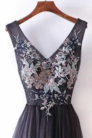 Anneprom Long Prom Dresses Straps V-Neck A-Line Embroidery Sexy Black Prom Dress APP0288