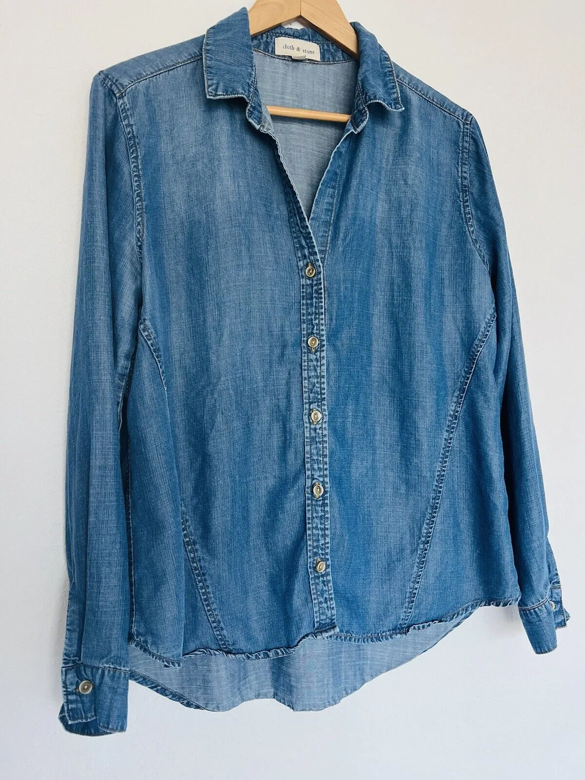 ANTHROPOLOGIE Cloth & Stone Chambray Shirt Sz L Long Sleeve Button Down
