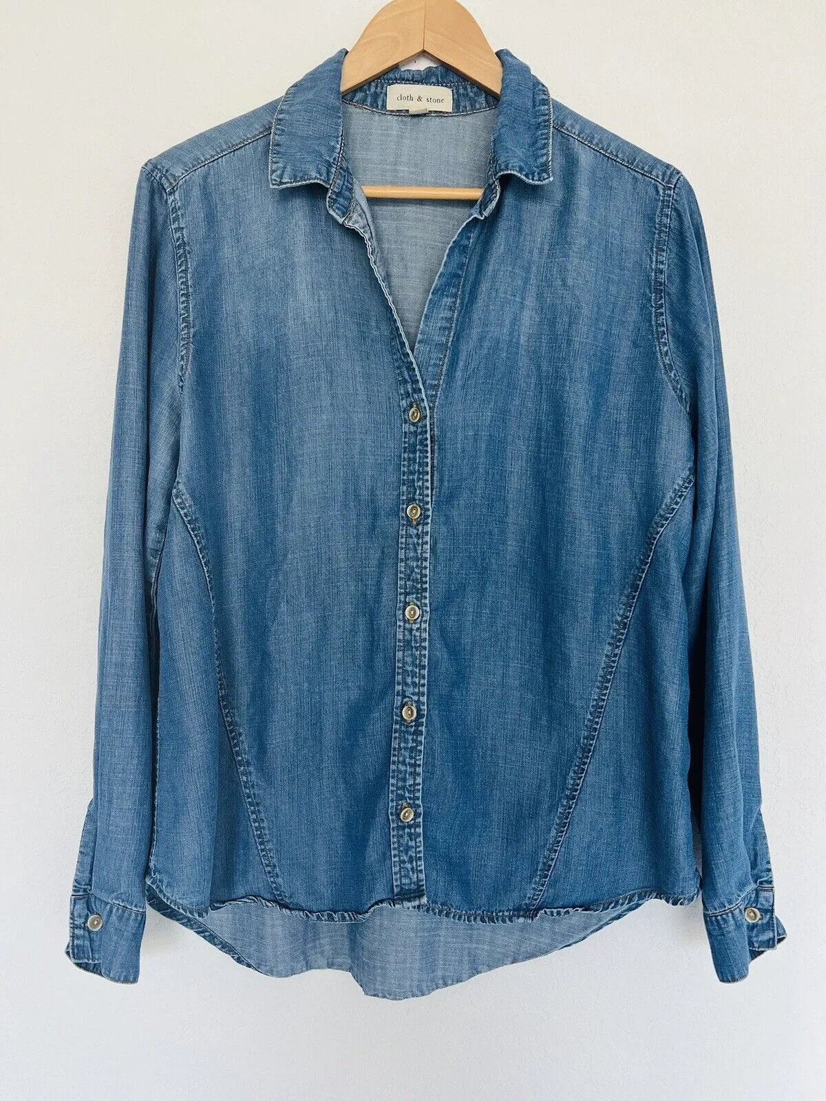 ANTHROPOLOGIE Cloth & Stone Chambray Shirt Sz L Long Sleeve Button Down