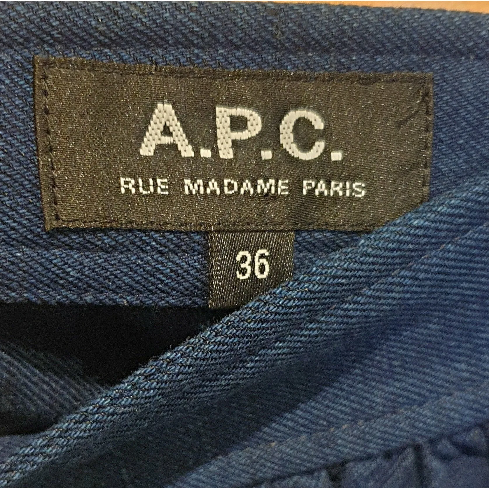 APC denim mini skirt with pockets size 36 (best fits size 8)