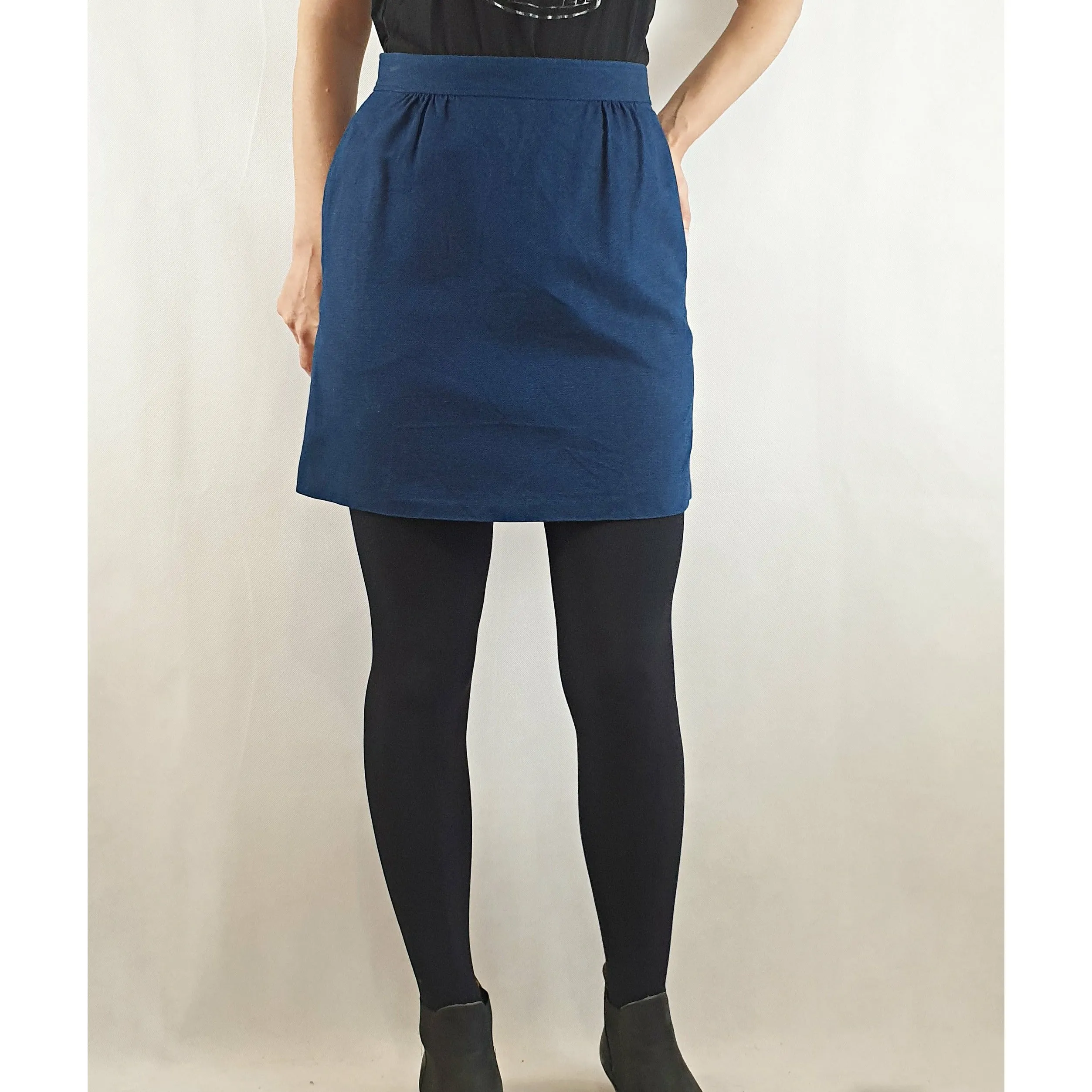 APC denim mini skirt with pockets size 36 (best fits size 8)