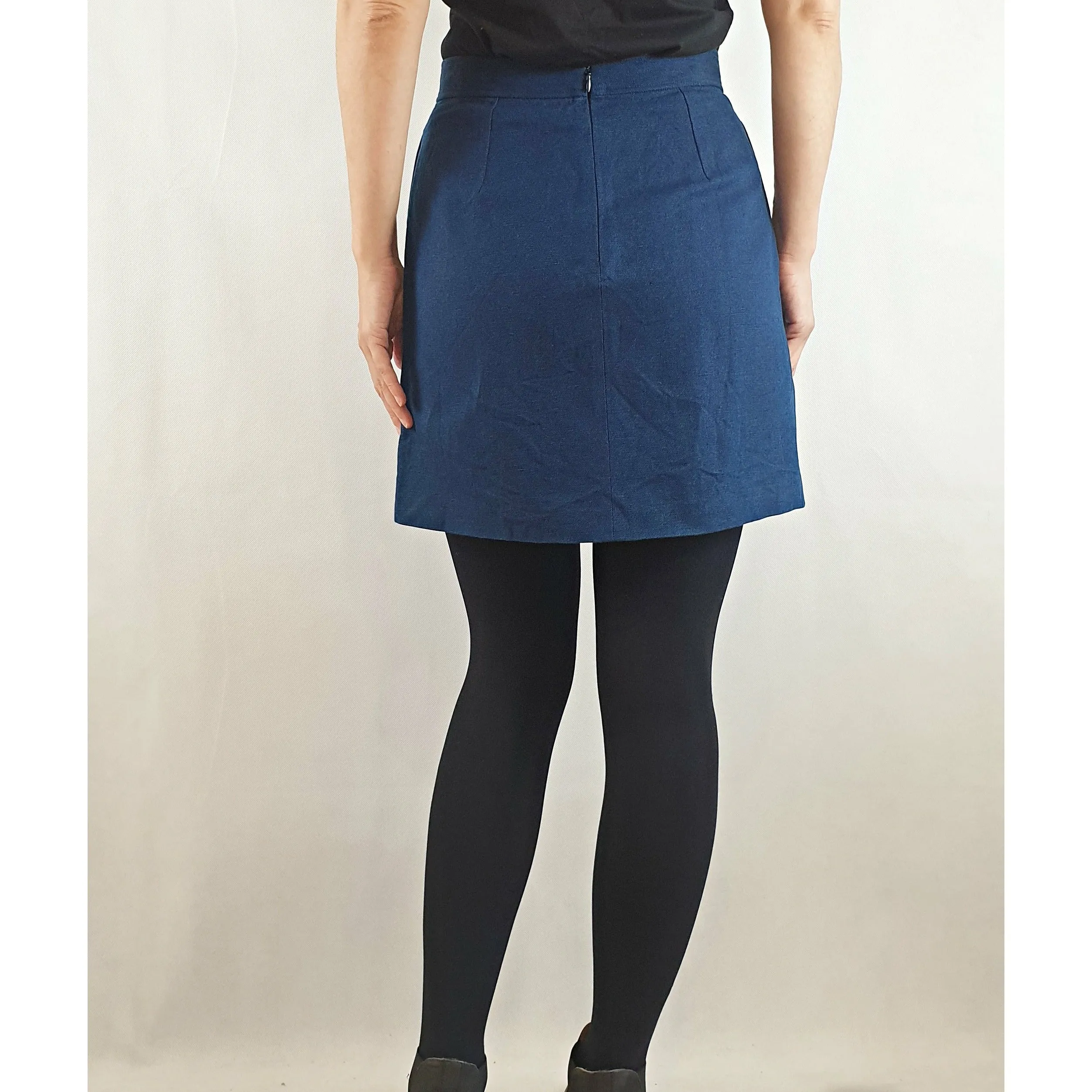 APC denim mini skirt with pockets size 36 (best fits size 8)