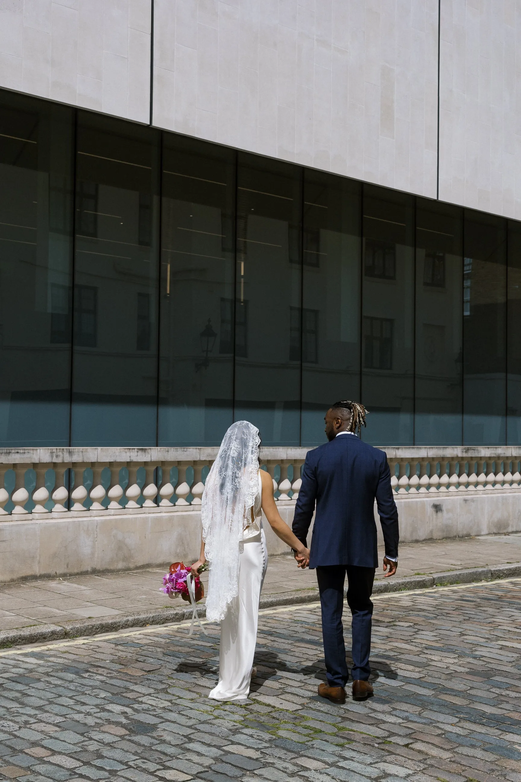 Chantilly Lace Mantilla Wedding Veil, Knee Length in Off White