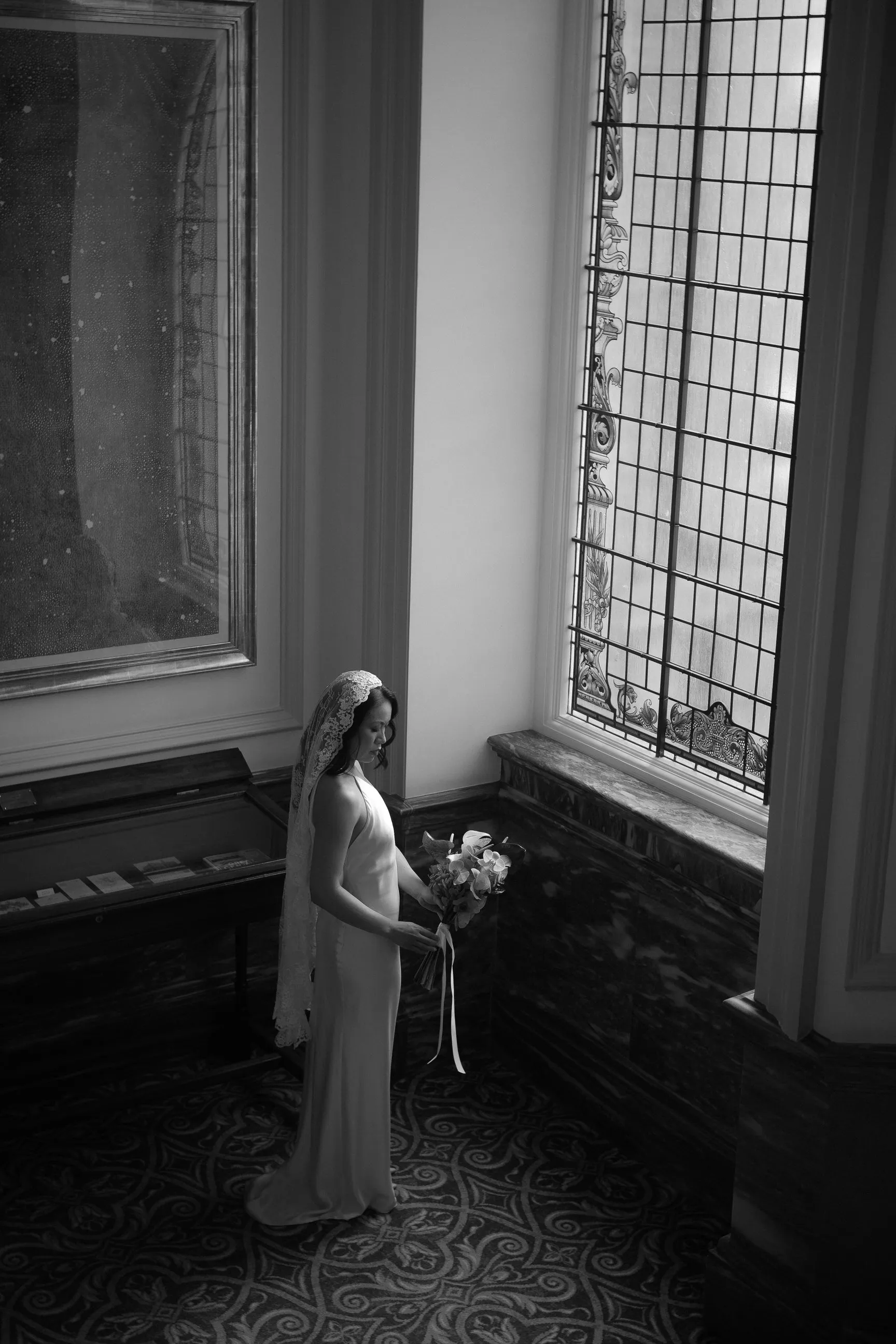 Chantilly Lace Mantilla Wedding Veil, Knee Length in Off White