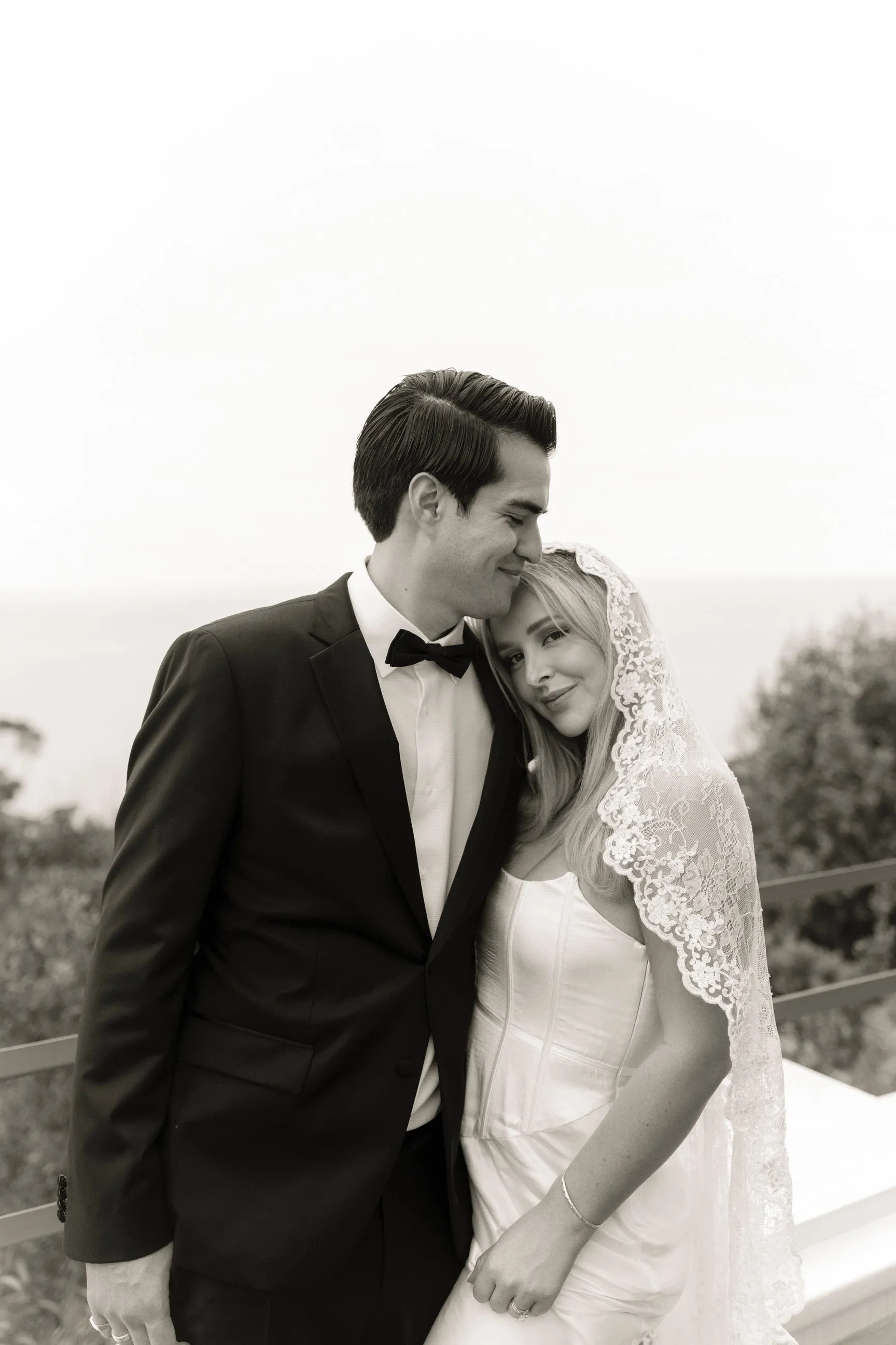 Chantilly Lace Mantilla Wedding Veil, Knee Length in Off White