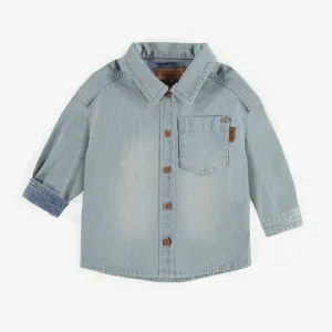 Chemise coupe décontractée en denim cheminot extensible, bleu et crème, bébé || Relaxed fit shirt in railroad stretch denim, blue and cream, baby