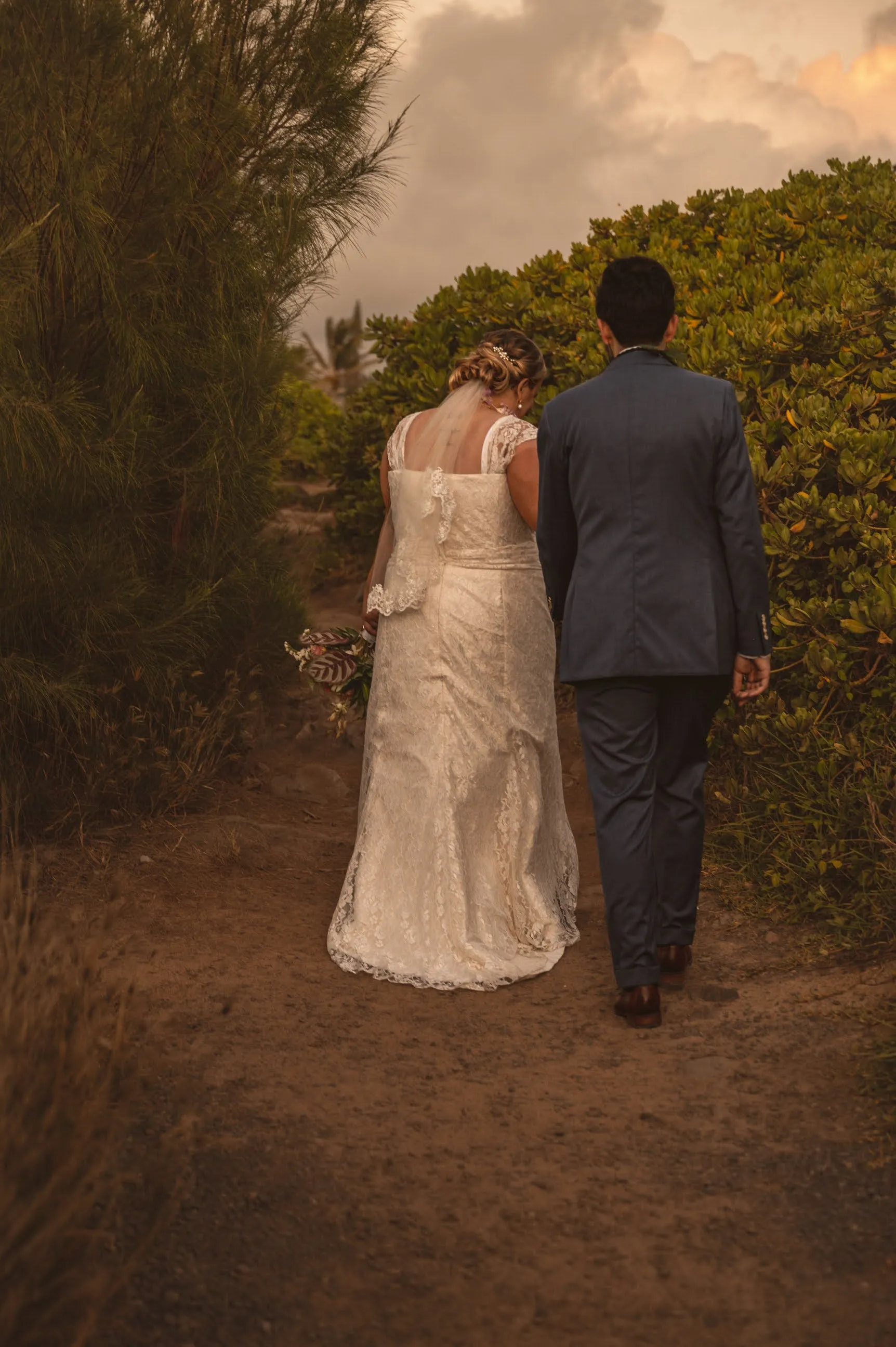 Elbow Length Lace Wedding Veil with Partial Trim, Short Bridal Veil
