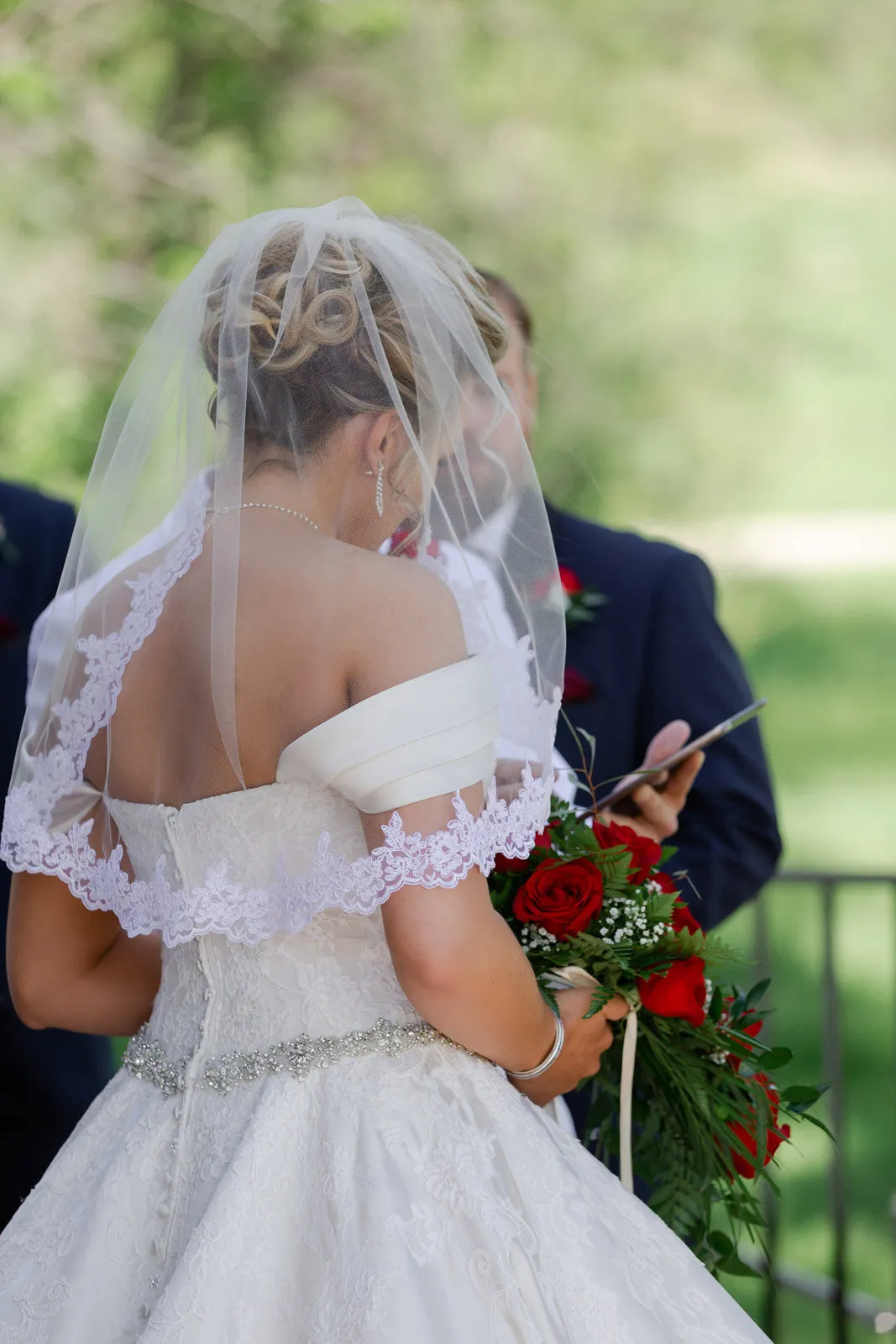 Elbow Length Wedding Veil with Lace Trim, Short Bridal Veil