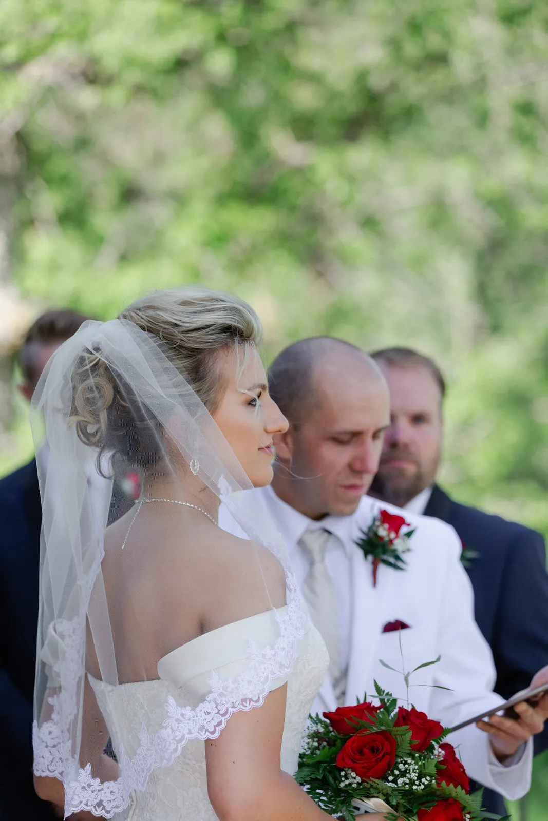 Elbow Length Wedding Veil with Lace Trim, Short Bridal Veil