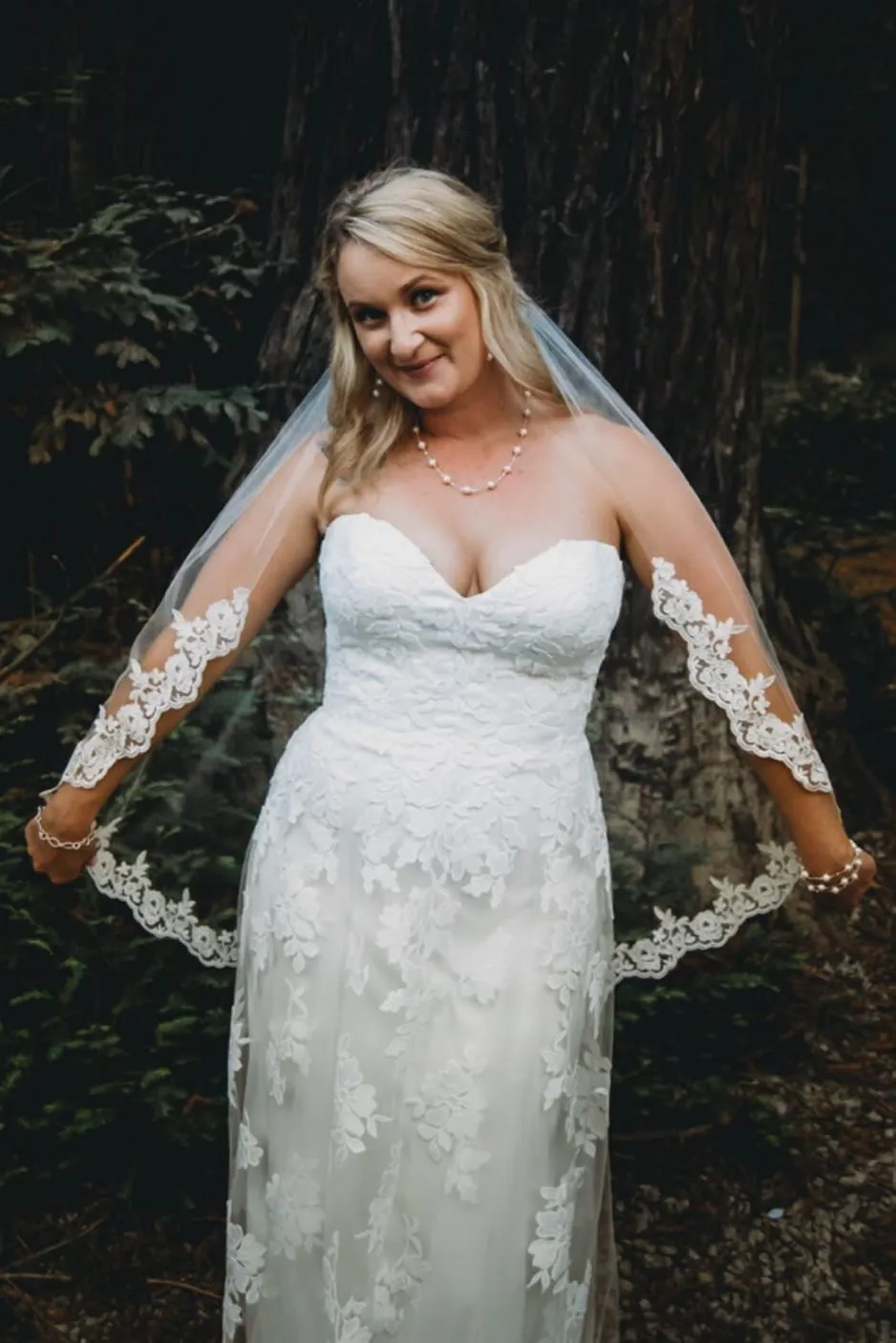 Fingertip Wedding Veil with Classic French Alencon Lace Trim