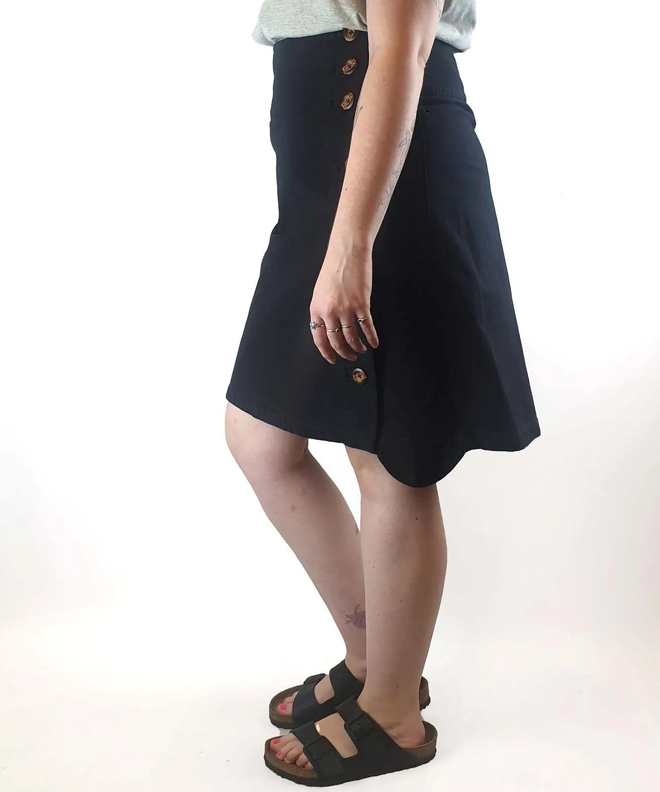 Lush black denim skirt with contrasting front buttons size 14 (best fits 12-14)