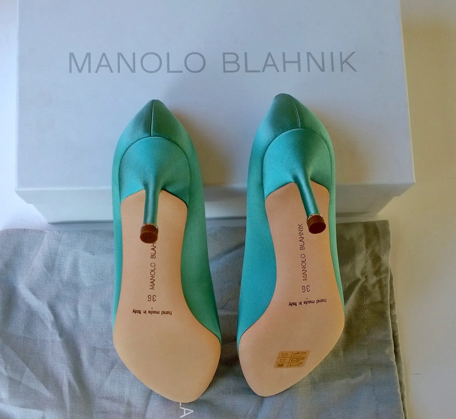 Manolo Blahnik Mint Green Hangisi 70 Heels