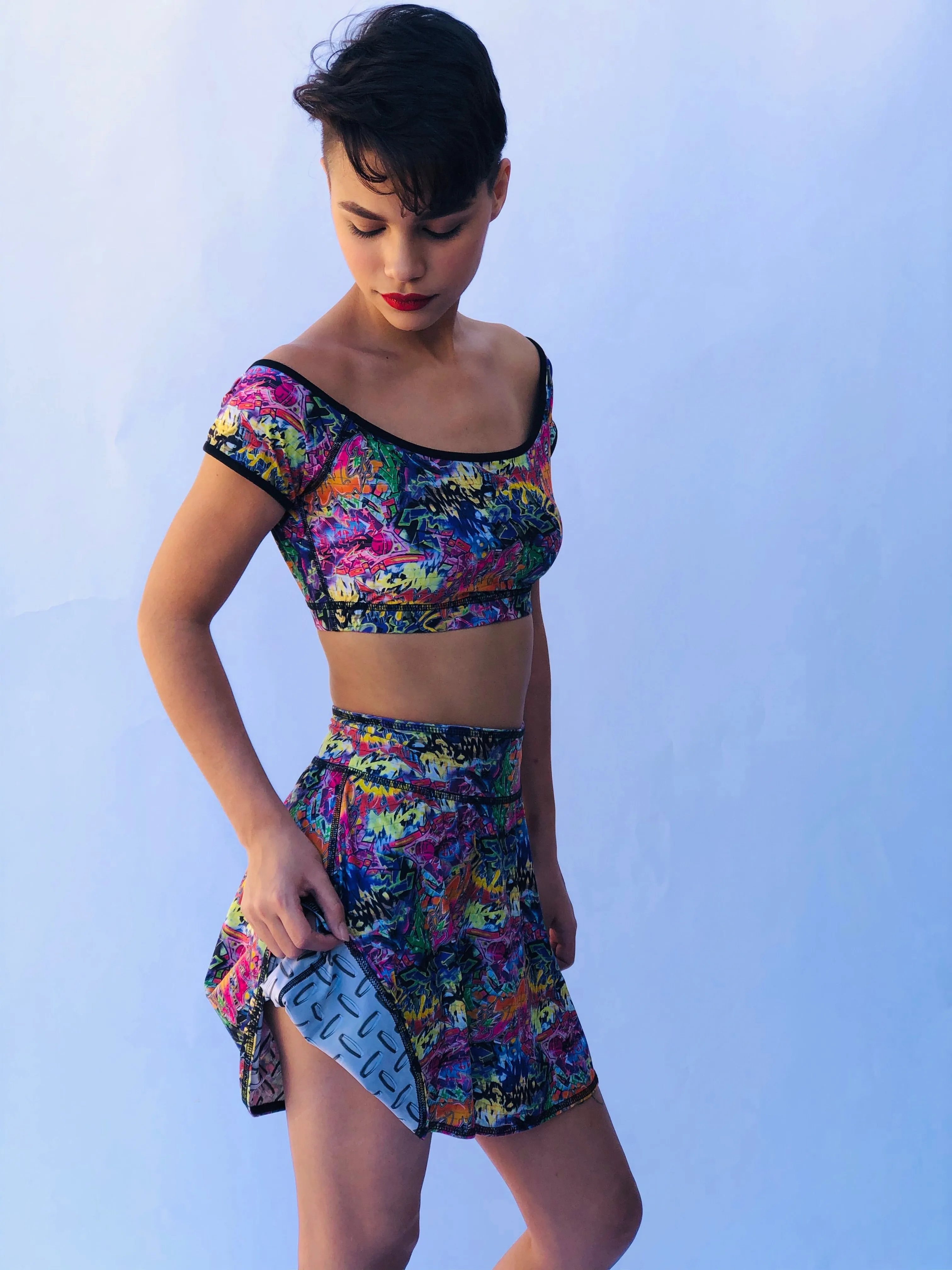 SKIRT/COVERUP GRAFFITI/BUNS OF STEEL