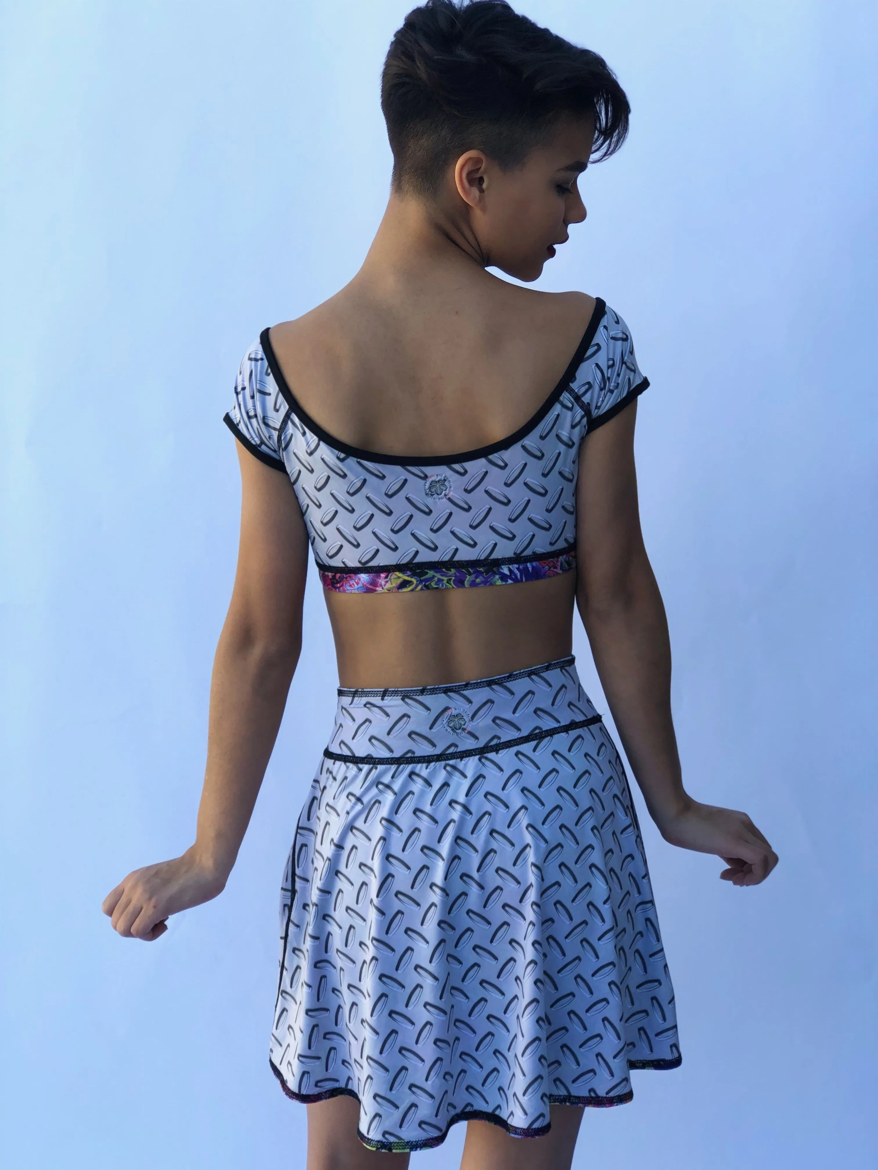 SKIRT/COVERUP GRAFFITI/BUNS OF STEEL