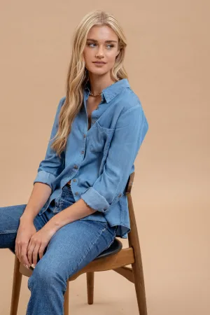 TAB SLEEVE COLLARED BUTTON DOWN CHAMBRAY TOP